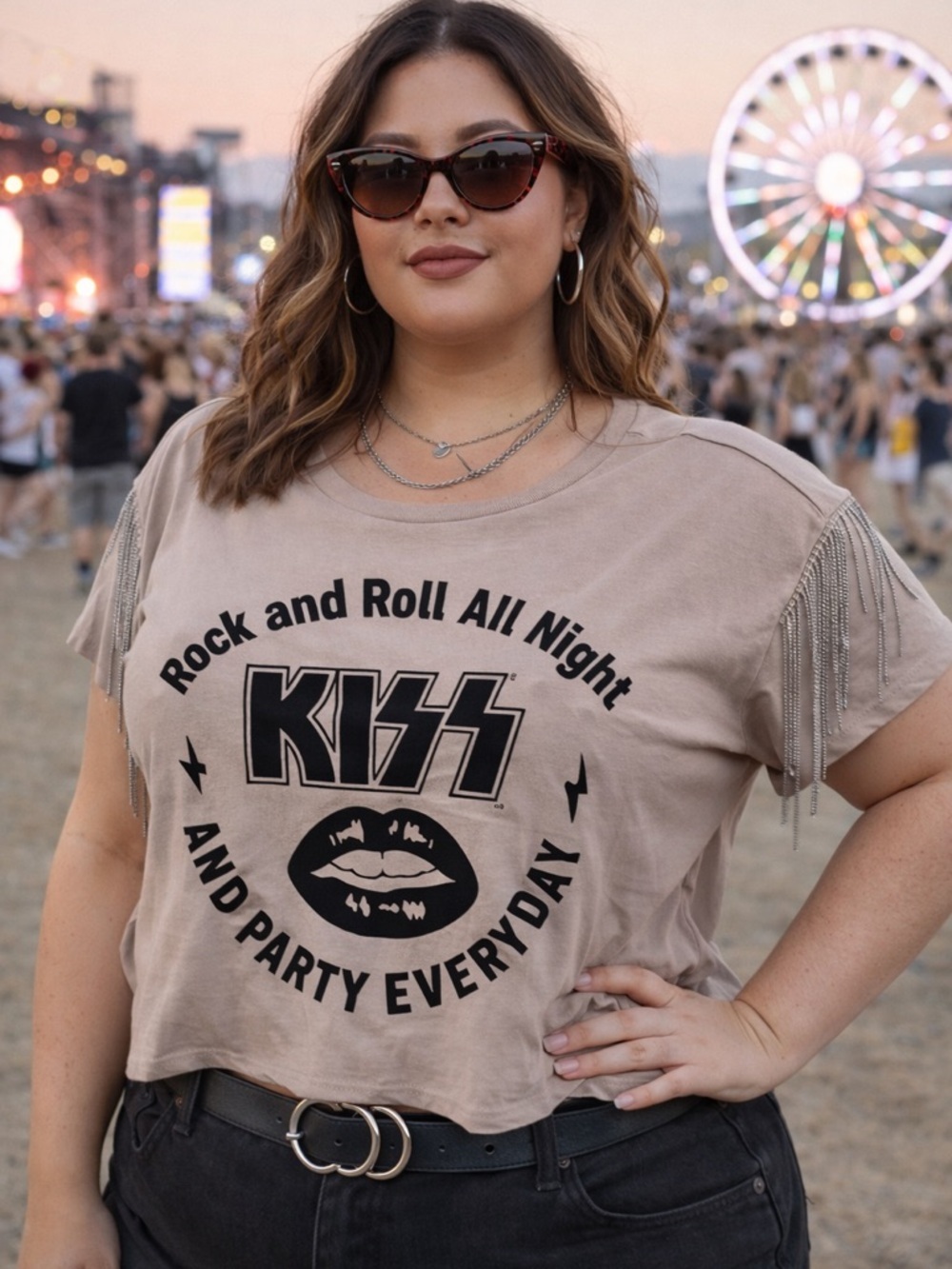 KISS Graphic Fringe Tee 2X Torrid Taupe Rock Band Lips Logo Beaded